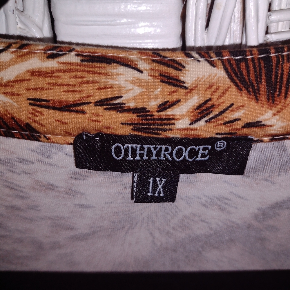 Othyroce blouse. NWOT - Picture 3 of 3